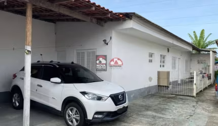 Duas casas em um terreno no Porto Novo