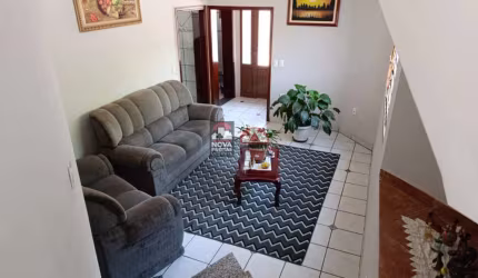 Sobrado à Venda no Jardim Rosely em Pindamonhangaba
