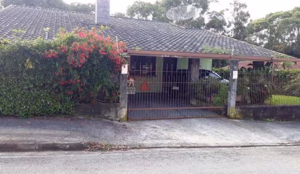 Casa Sobrado Padrão em Campos do Jordão