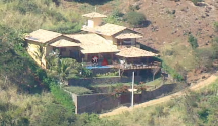 Casa Padrão em Ilhabela