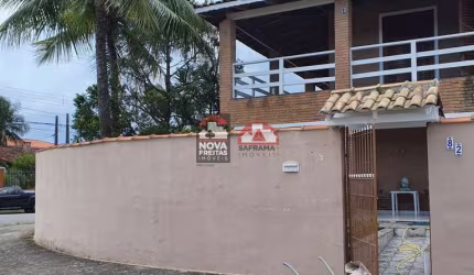 Casa Sobrado Padrão em Caraguatatuba