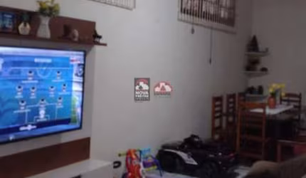 Casa na praia das Palmeiras em Caraguatatuba à 100 metros da praia.