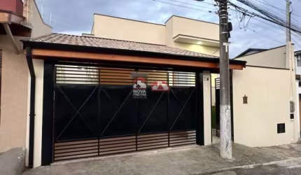 Linda casa recém construída!