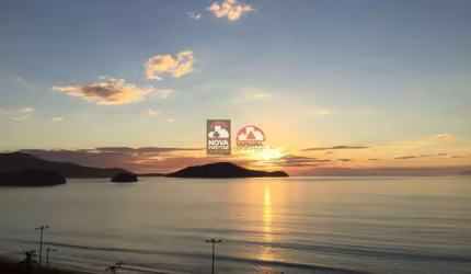 Lindo Apartamento - Totalmente Frente Mar.