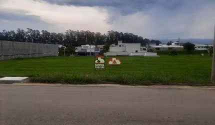 Terreno Padrão em Condomínio em Pindamonhangaba