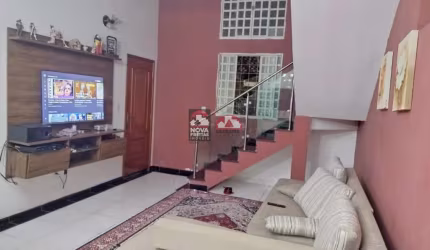 Casa Sobrado Padrão em Jacareí