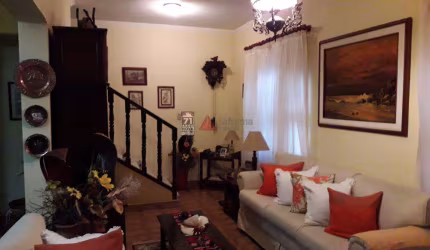 Casa Sobrado Padrão em Pindamonhangaba