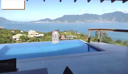 Casa Padrão em Ilhabela