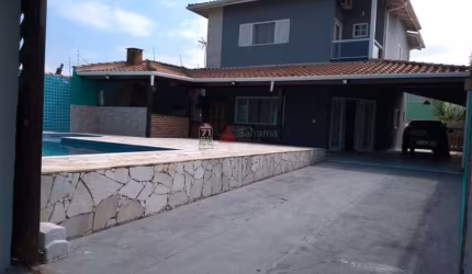 Casa Sobrado Padrão em Caraguatatuba