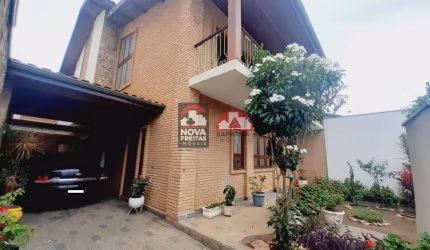 Casa Sobrado Padrão em Pindamonhangaba