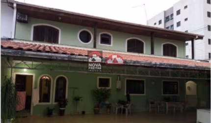 Casa Sobrado Padrão em São José dos Campos