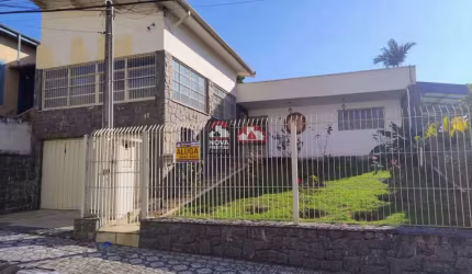 Casa no Centro de Pindamonhangaba!