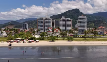 Cobertura duplex com vista mar e serra eternizadas