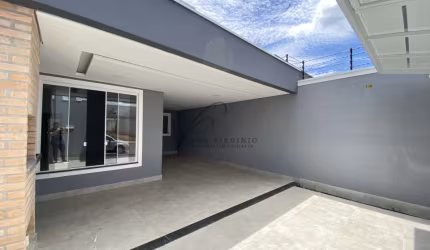 Casa com 3 dormitórios, sendo 1 suíte, localizada no bairro Parque Universitário em Americana