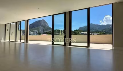 Cobertura linear de 460m² no Leblon, 4 suítes, vista para o verde, varandas, escritório, brinquedot
