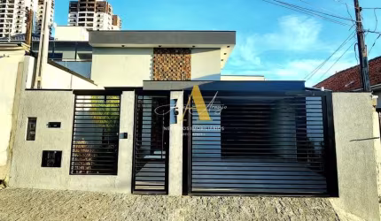 Casa com 4 quartos à venda na Coronel Fonseca, 761, Jardim Bom Pastor, Botucatu por R$ 1.100