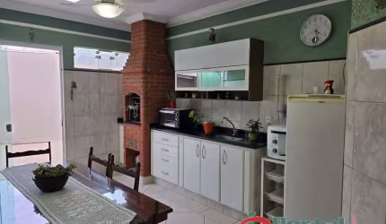 Casa à venda em Indaiatuba-SP, Jardim Regente: 3 quartos, 1 suíte, 2 salas, 4 banheiros, 7 vagas de garagem, 213,70m².