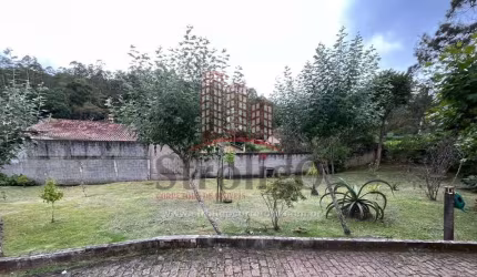 T132 Terreno plano medindo 459 m² em ótima localização, Nova Friburgo-RJ