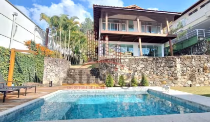C493 Casa de Alto padrão em condomínio fechado, Vale dos Pinheiros, Nova Friburgo-RJ