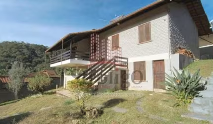 L249 Casa ampla com excelente área de lazer, Alto das Braunes- Nova Friburgo-RJ