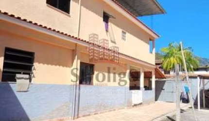 C508 Duas casas com amplo terreno, área residencial ou comercial em Olaria, Nova Friburgo-RJ