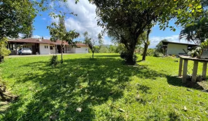 Casa em condomínio fechado com 5 quartos à venda no Salto, Blumenau  por R$ 2.000.000
