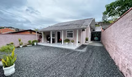 Casa com 2 quartos à venda no Itoupava Central, Blumenau  por R$ 450.000