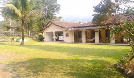 Chácara / sítio com 4 quartos à venda no Itoupava Central, Blumenau  por R$ 2.500.000