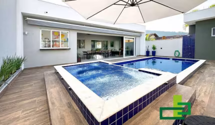 Venda | Linda Casa Térrea no Condomínio Mar Verde.
