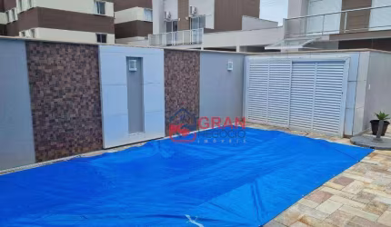 Sobrado mobiliado com piscina