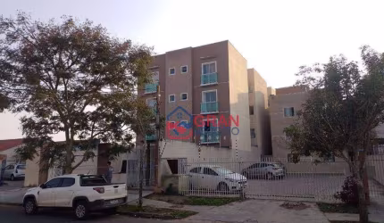 Apto reformado e ensolarado