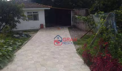 Imóvel com duas casas e edícula em Colombo - São Dimas