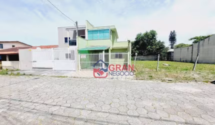 Casa em Matinhos - Com piscina - 50m da praia