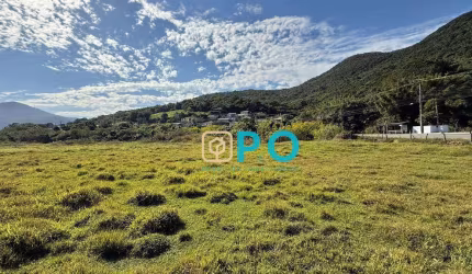 Terreno medindo 81.230m² de área localizado na  Praia da Armação Pântano  do Sul  Florianópolis SC.