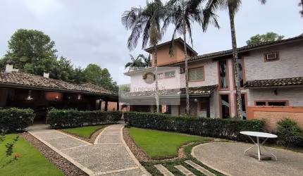 Casa com 04 suites praia de Pernambuco Guarujá jd-Albamar