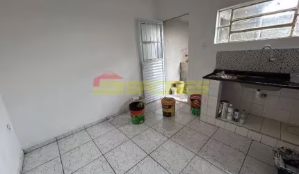 Casa 60m² no Parque Novo Mundo por R$ 1.200,00