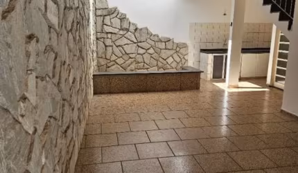 Casa a venda em Embu das artes