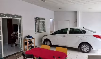 CASA NA CN3. PROX A PRAÇA DA BÍBLIA!!