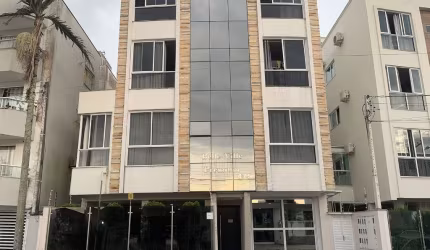 Venha morar bem num apartamento com terraço