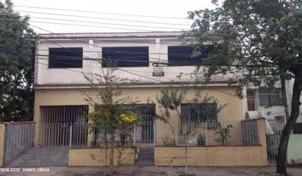 Casa para Venda em Volta Redonda / RJ no bairro Colina