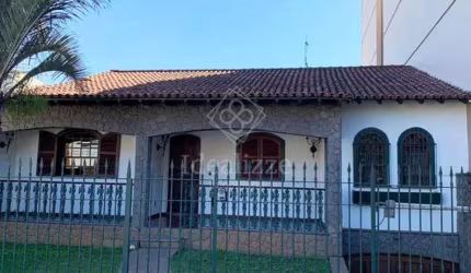 Casa para Venda em Volta Redonda / RJ no bairro Laranjal
