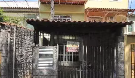 Casa para Venda em Volta Redonda / RJ no bairro Aterrado