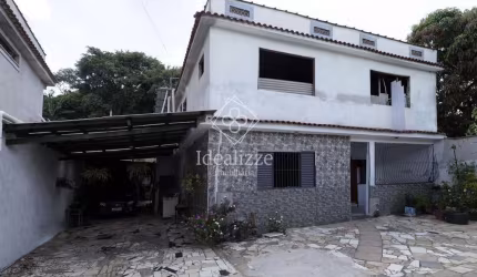 Casa para Venda em Volta Redonda / RJ no bairro Três Poços