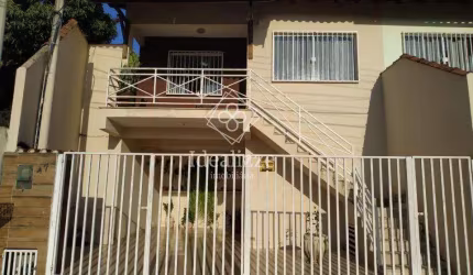 Casa para Venda em Volta Redonda / RJ no bairro Roma