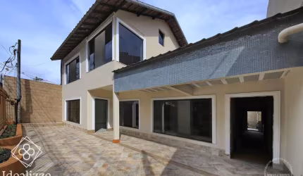 Casa para Venda em Volta Redonda / RJ no bairro Vila Mury