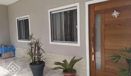 Casa para Venda em Volta Redonda / RJ no bairro Morada da Colina