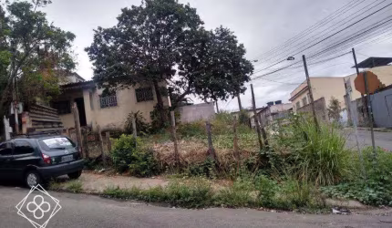 Casa para Venda em Volta Redonda / RJ no bairro Santo Agostinho