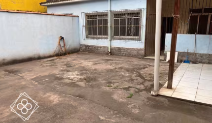 Casa para Venda em Volta Redonda / RJ no bairro Retiro