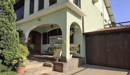 Casa para Venda em Volta Redonda / RJ no bairro Conforto