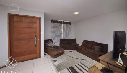 Casa para Venda em Volta Redonda / RJ no bairro Roma
